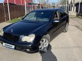 Mercedes-Benz C 200 2002 года за 3 200 000 тг. в Алматы – фото 4