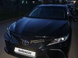 Toyota Camry 2021 года за 13 500 000 тг. в Астана