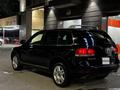 Volkswagen Touareg 2005 годаfor7 000 000 тг. в Алматы – фото 3