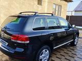 Volkswagen Touareg 2004 года за 5 650 000 тг. в Алматы – фото 5