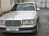Mercedes-Benz E 200 1993 года за 2 100 000 тг. в Шымкент