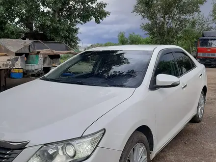 Toyota Camry 2014 года за 10 800 000 тг. в Семей – фото 12