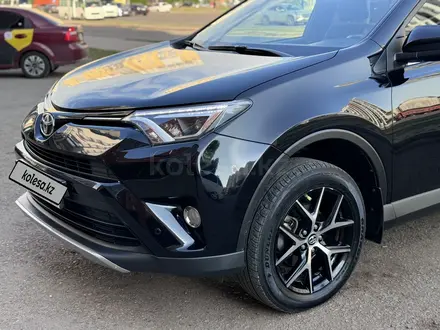 Toyota RAV4 2017 года за 11 500 000 тг. в Астана – фото 22