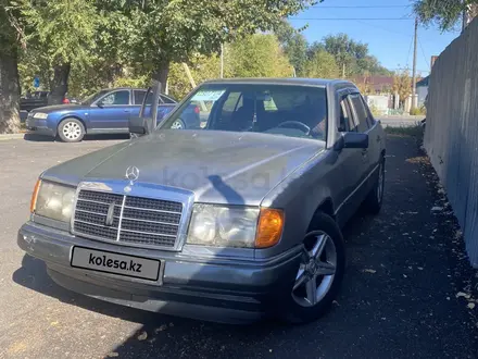 Mercedes-Benz E 230 1988 года за 1 400 000 тг. в Талдыкорган – фото 3