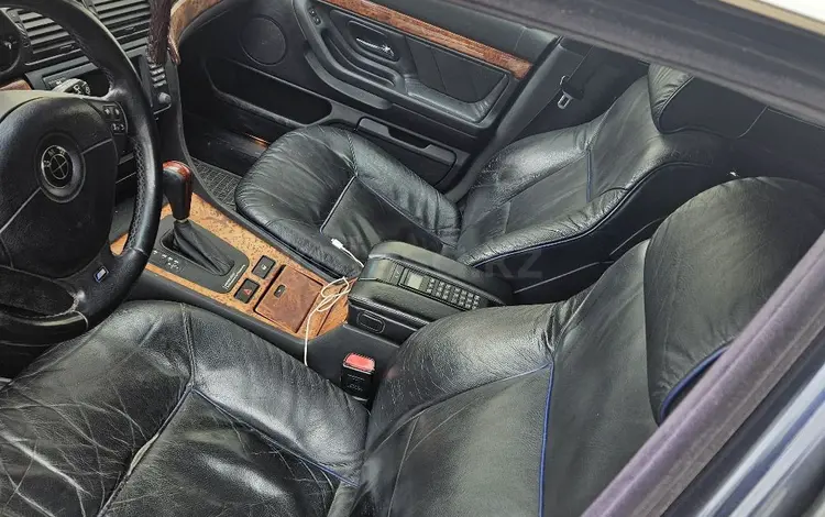 BMW 740 1998 года за 5 500 000 тг. в Тараз
