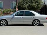 Mercedes-Benz E 320 2000 года за 5 500 000 тг. в Кызылорда – фото 2
