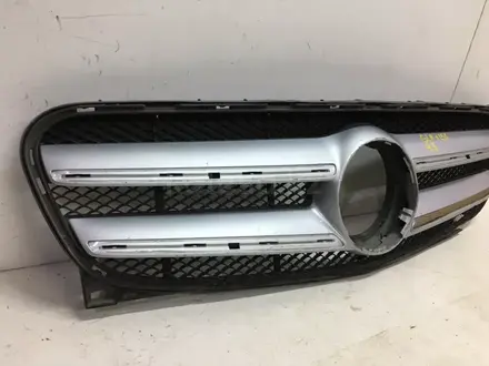 Решетка радиатора Mercedes-Benz GLA за 111 111 тг. в Петропавловск – фото 2