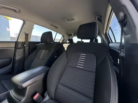 Kia Sportage 2017 года за 9 300 000 тг. в Актобе – фото 12