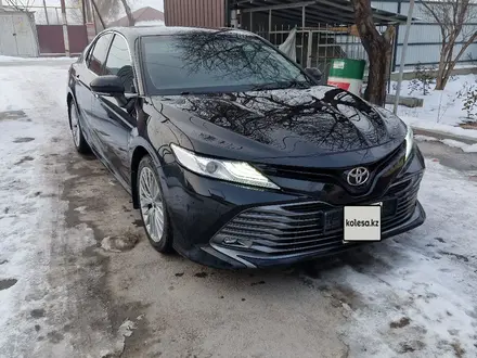 Toyota Camry 2020 года за 14 500 000 тг. в Алматы