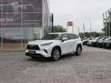 Toyota Highlander Luxe 2024 года за 36 707 000 тг. в Петропавловск