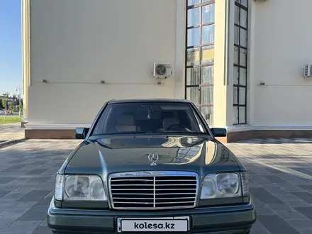 Mercedes-Benz E 320 1995 года за 2 700 000 тг. в Кызылорда – фото 2