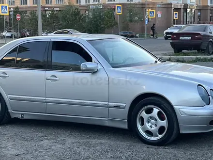 Mercedes-Benz E 320 1998 года за 1 850 000 тг. в Астана – фото 5