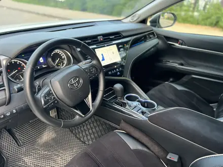 Toyota Camry 2021 года за 14 000 000 тг. в Алматы – фото 19