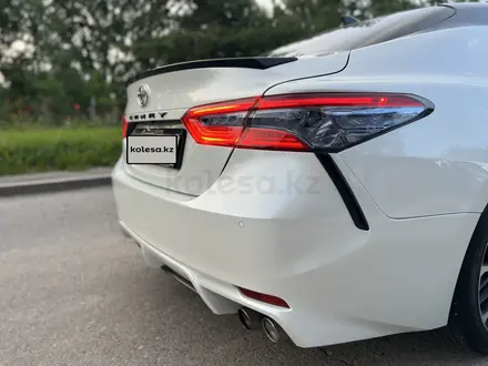 Toyota Camry 2021 года за 14 000 000 тг. в Алматы – фото 6