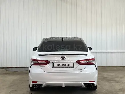 Toyota Camry 2019 года за 9 878 100 тг. в Астана – фото 4
