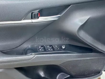 Toyota Camry 2019 года за 9 878 100 тг. в Астана – фото 15