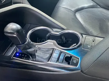 Toyota Camry 2019 года за 9 878 100 тг. в Астана – фото 13