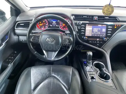 Toyota Camry 2019 года за 9 878 100 тг. в Астана – фото 11
