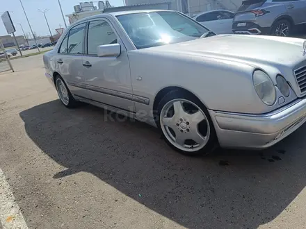 Mercedes-Benz E 320 1999 года за 3 500 000 тг. в Кокшетау – фото 3