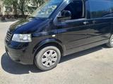 Volkswagen Multivan 2005 годаүшін8 000 000 тг. в Атырау – фото 2