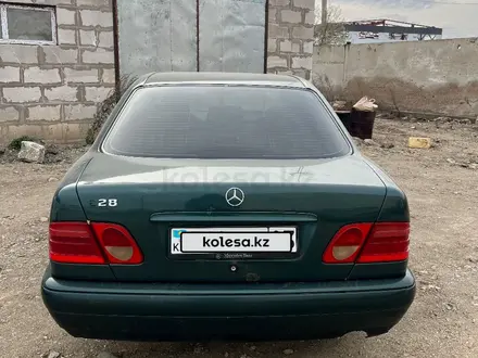 Mercedes-Benz E 240 1998 года за 1 100 000 тг. в Кокшетау – фото 3