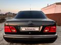 Mercedes-Benz E 280 1998 года за 4 200 000 тг. в Казалинск – фото 2