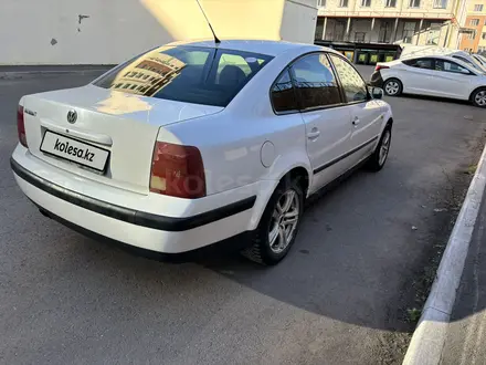 Volkswagen Passat 1997 года за 1 300 000 тг. в Астана – фото 3