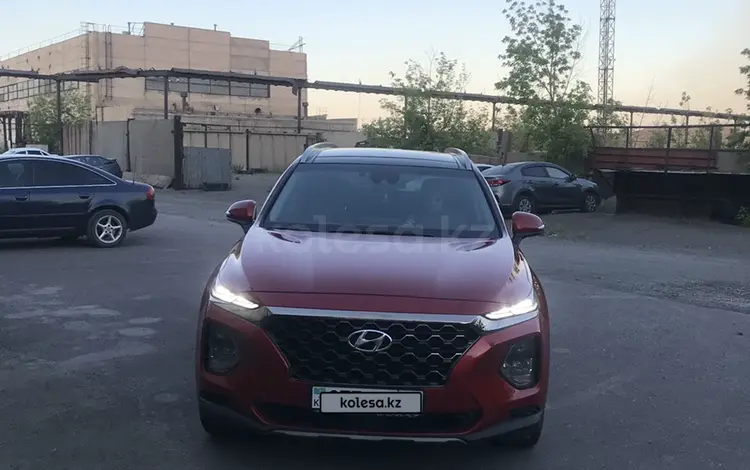 Hyundai Santa Fe 2020 годаfor14 500 000 тг. в Караганда