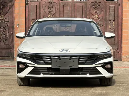 Hyundai Elantra 2023 года за 8 790 000 тг. в Шымкент – фото 2