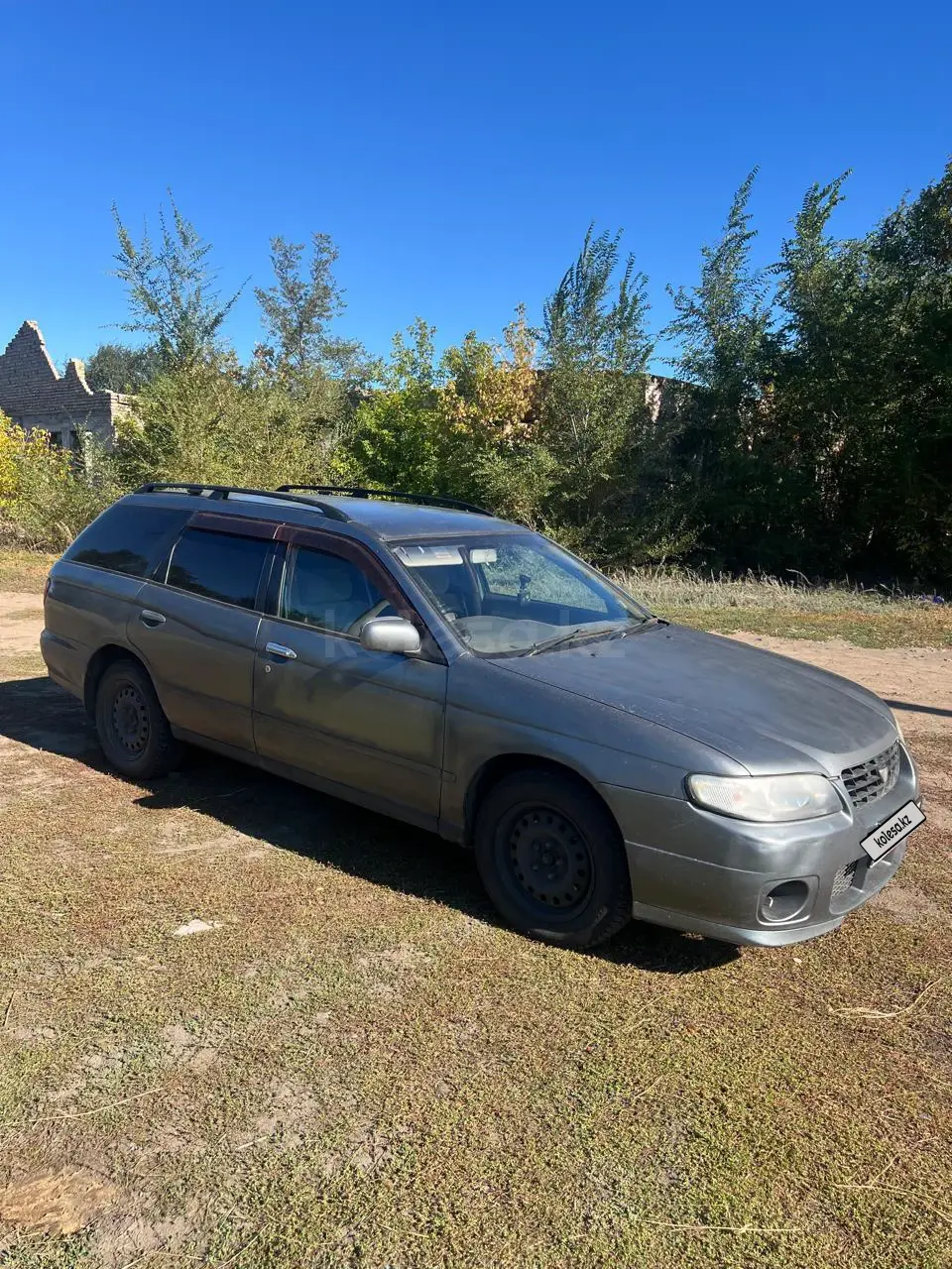 Nissan Avenir, 1999