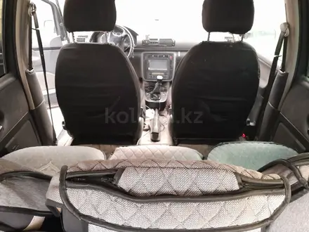 SEAT Alhambra 2001 года за 2 000 000 тг. в Мерке – фото 2