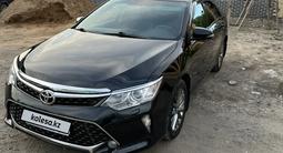 Toyota Camry 2015 года за 11 200 000 тг. в Караганда – фото 2