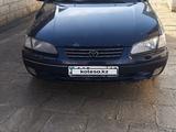 Toyota Camry 1999 года за 2 800 000 тг. в Жанаозен