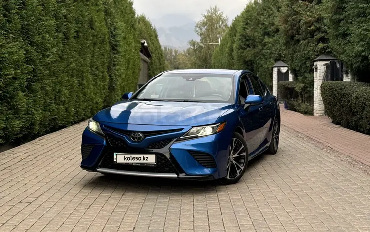 Toyota Camry 2019 года за 10 500 000 тг. в Алматы