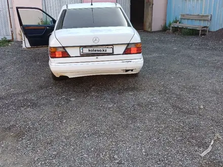 Mercedes-Benz E 200 1992 года за 1 400 000 тг. в Астана – фото 5