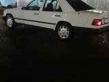Mercedes-Benz E 230 1987 годаfor1 200 000 тг. в Астана – фото 4