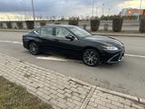 Lexus ES 250 2022 годаүшін25 200 000 тг. в Астана – фото 2