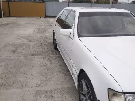 Mercedes-Benz S 320 1996 года за 3 000 000 тг. в Атырау – фото 3