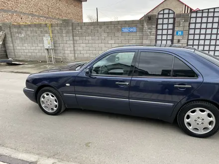 Mercedes-Benz E 320 1995 года за 9 000 000 тг. в Тараз – фото 16