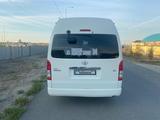 Toyota Hiace 2018 годаfor15 500 000 тг. в Атырау – фото 2