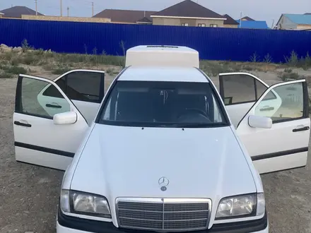 Mercedes-Benz C 180 1996 года за 2 000 000 тг. в Атырау