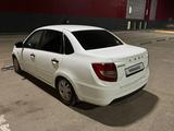 ВАЗ (Lada) Granta 2190 2019 годаүшін3 100 000 тг. в Астана – фото 2