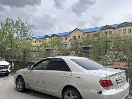 Toyota Camry 2005 года за 3 000 000 тг. в Атырау – фото 4
