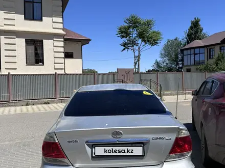 Toyota Camry 2005 года за 3 000 000 тг. в Атырау – фото 5