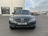 Volkswagen Touareg 2004 года за 4 500 000 тг. в Алматы – фото 2