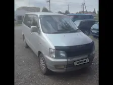 Toyota Town Ace Noah, 1998