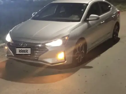 Hyundai Elantra 2019 года за 5 150 000 тг. в Атырау – фото 10