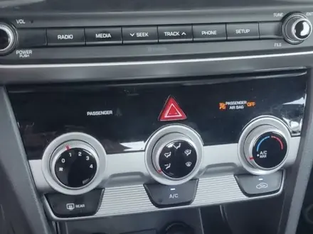 Hyundai Elantra 2019 года за 5 150 000 тг. в Атырау – фото 12
