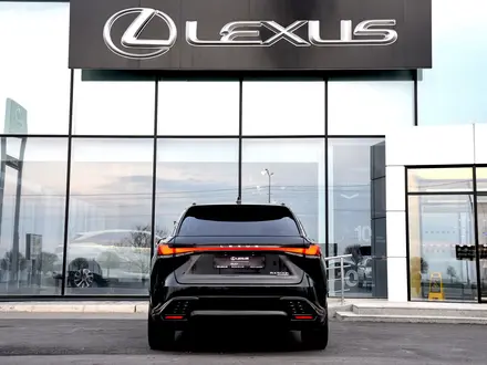 Lexus RX 500h 2022 года за 37 500 000 тг. в Шымкент – фото 4