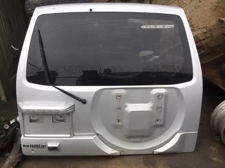 Крышка Багажника Mitsubishi Pajero за 100 000 тг. в Алматы